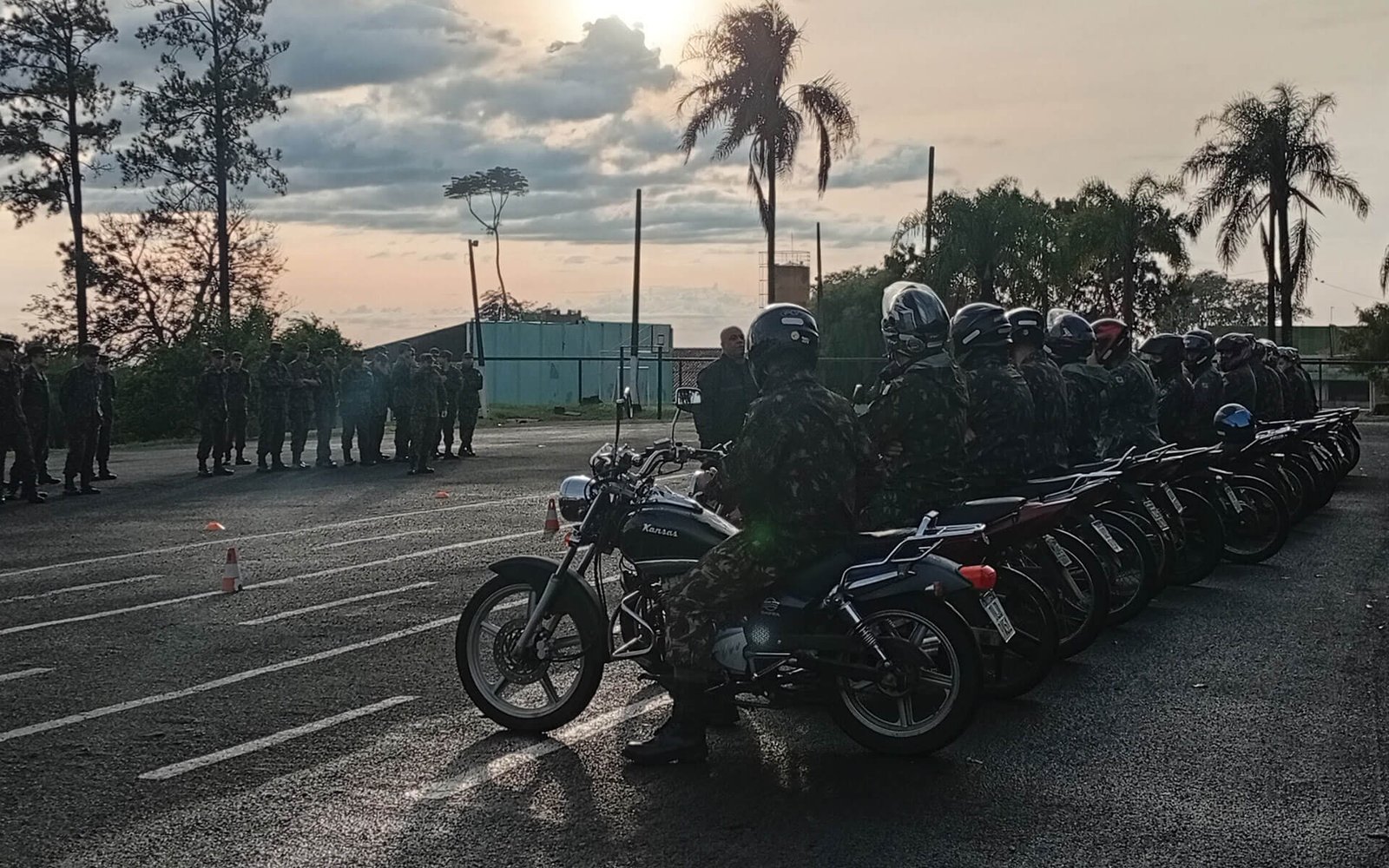 Alunos do Tiro de Guerra de Cornélio Procópio participando do curso de Pilotagem Defensiva promovido pelo MOTOPROJ na data de 06/06/2025.